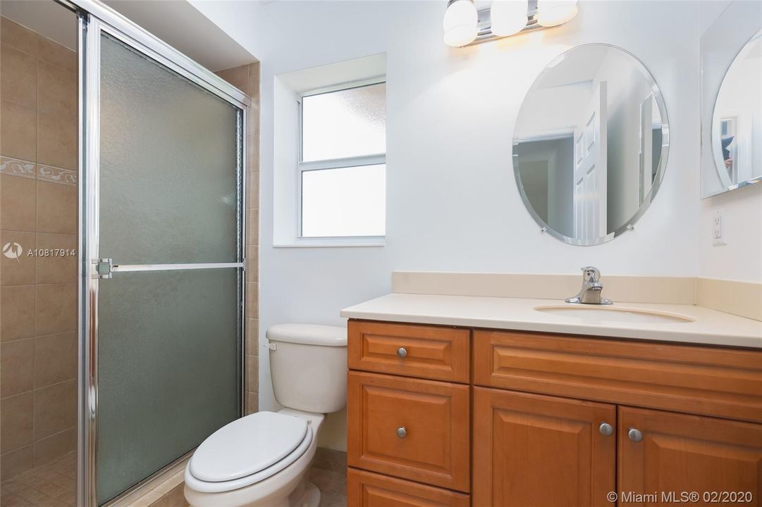 Недавно продано: $389,000 (3 спален, 2 ванн, 1200 Квадратных фут)