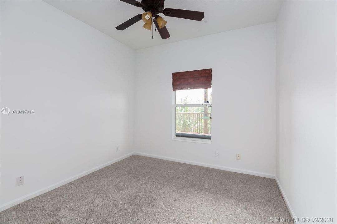 Недавно продано: $389,000 (3 спален, 2 ванн, 1200 Квадратных фут)