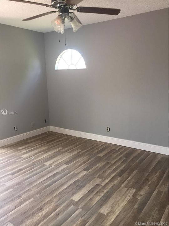 Vendido Recientemente: $210,000 (3 camas, 3 baños, 1326 Pies cuadrados)
