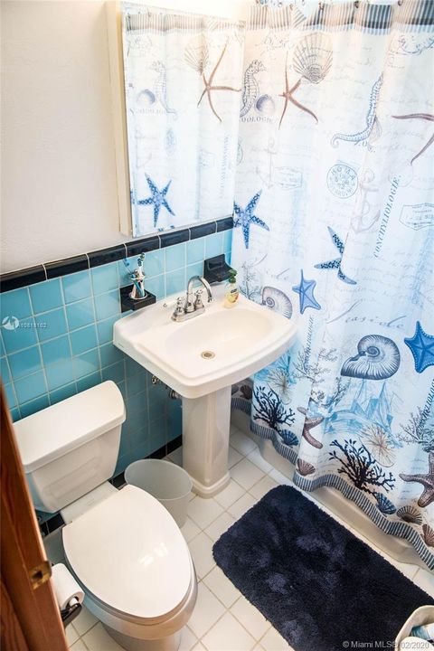 Recently Sold: $250,000 (3 beds, 1 baths, 1182 Square Feet)