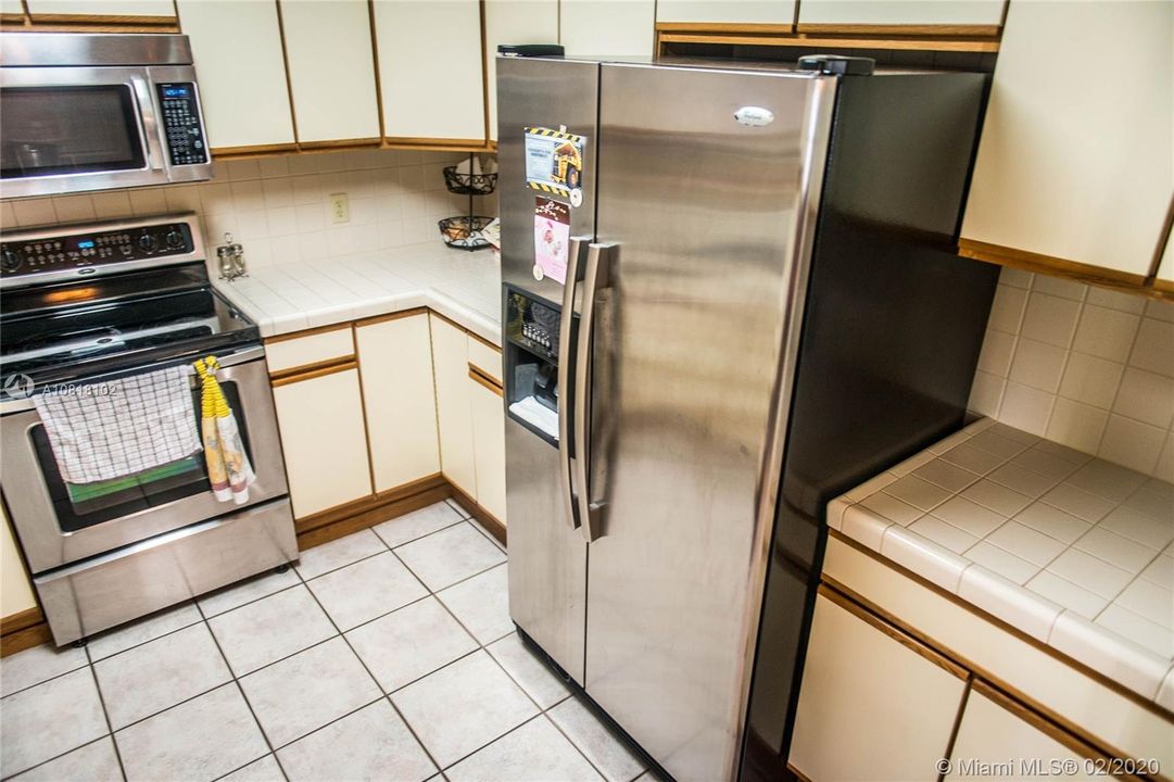 Recently Sold: $250,000 (3 beds, 1 baths, 1182 Square Feet)