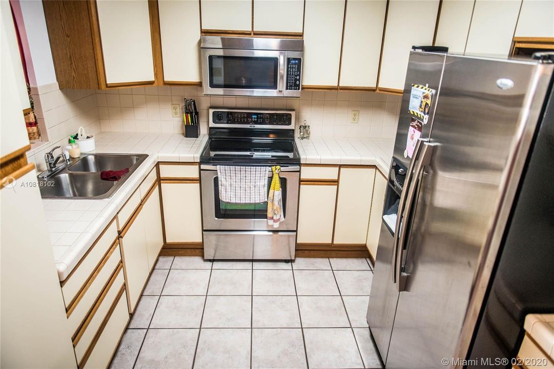 Recently Sold: $250,000 (3 beds, 1 baths, 1182 Square Feet)