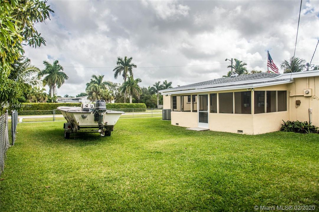 Recently Sold: $250,000 (3 beds, 1 baths, 1182 Square Feet)