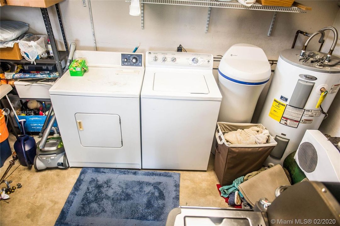 Recently Sold: $250,000 (3 beds, 1 baths, 1182 Square Feet)