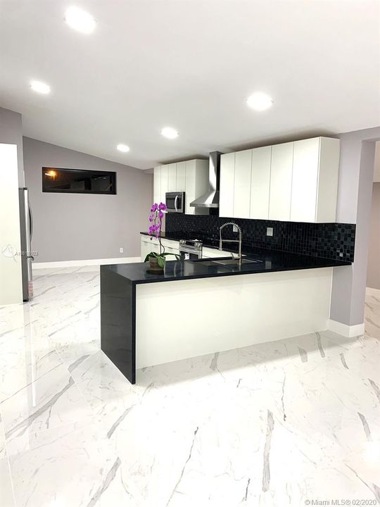 Недавно продано: $619,999 (4 спален, 3 ванн, 2816 Квадратных фут)