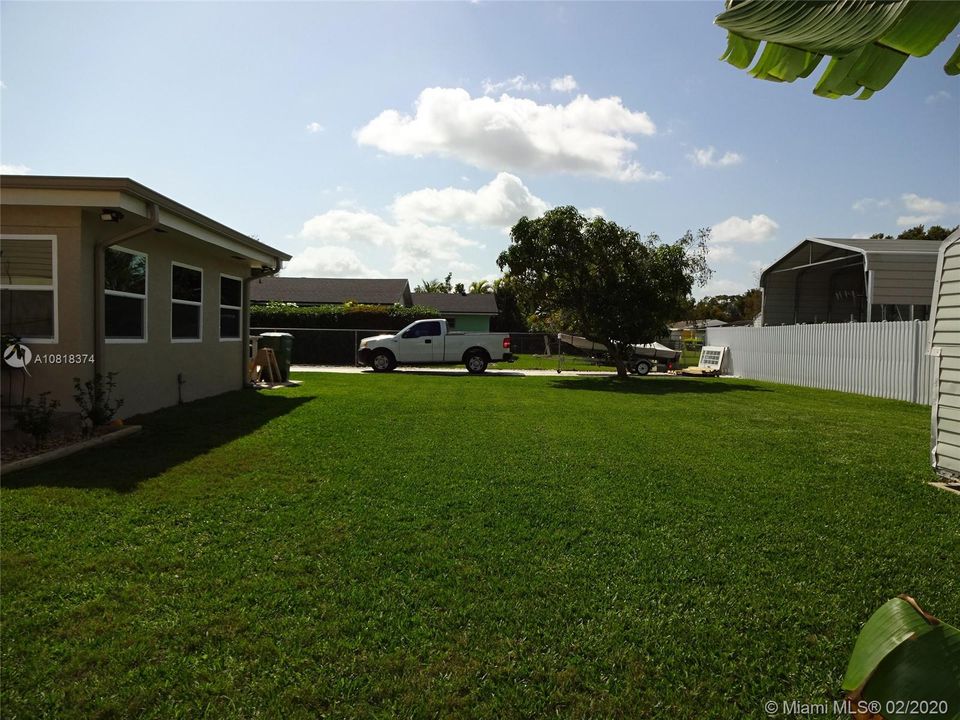 Vendido Recientemente: $329,000 (3 camas, 2 baños, 1864 Pies cuadrados)