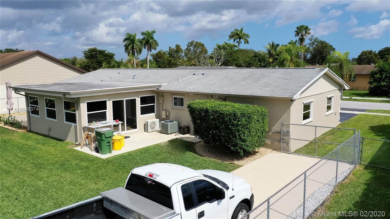 Vendido Recientemente: $329,000 (3 camas, 2 baños, 1864 Pies cuadrados)