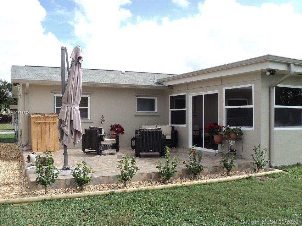 Vendido Recientemente: $329,000 (3 camas, 2 baños, 1864 Pies cuadrados)