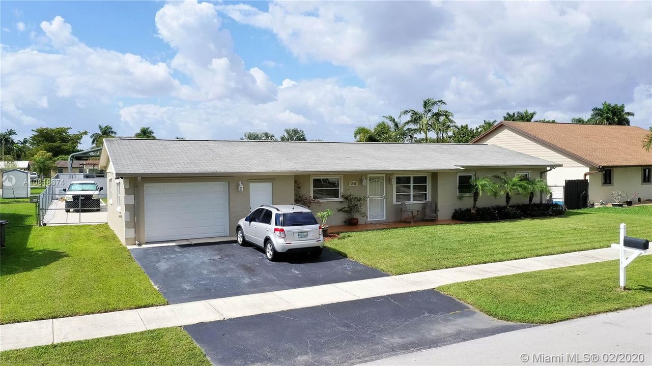 Vendido Recientemente: $329,000 (3 camas, 2 baños, 1864 Pies cuadrados)