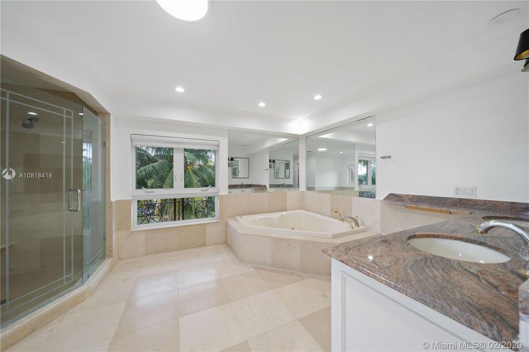 Недавно арендовано: $14,500 (6 спален, 7 ванн, 4323 Квадратных фут)