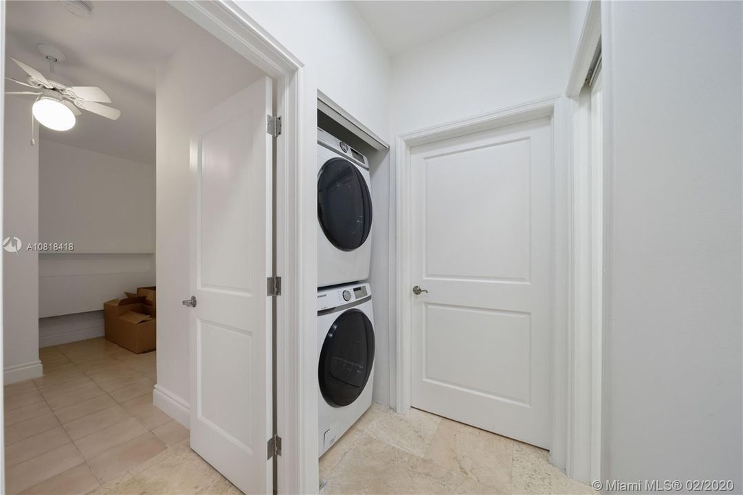 Недавно арендовано: $14,500 (6 спален, 7 ванн, 4323 Квадратных фут)