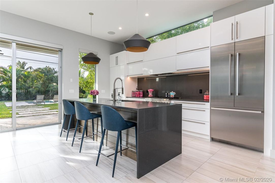 Recently Sold: $1,275,000 (3 beds, 3 baths, 3132 Square Feet)