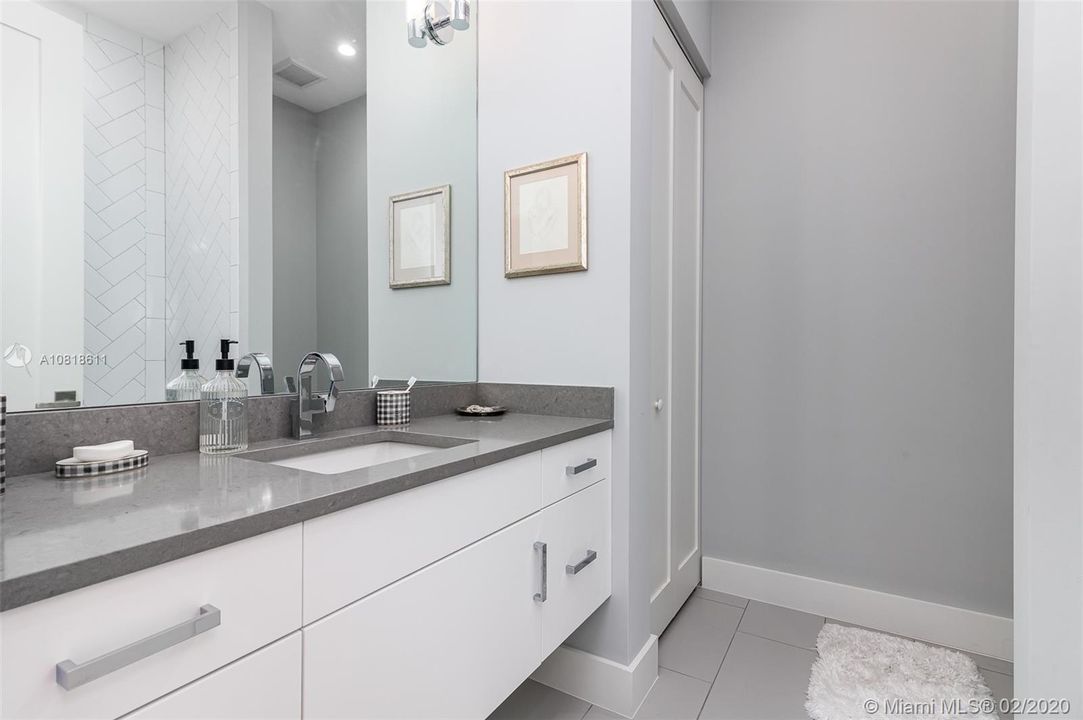 Recently Sold: $1,275,000 (3 beds, 3 baths, 3132 Square Feet)