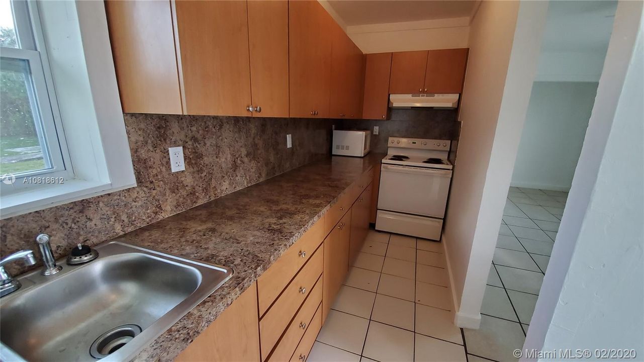 Vendido Recientemente: $395,000 (5 camas, 4 baños, 1648 Pies cuadrados)