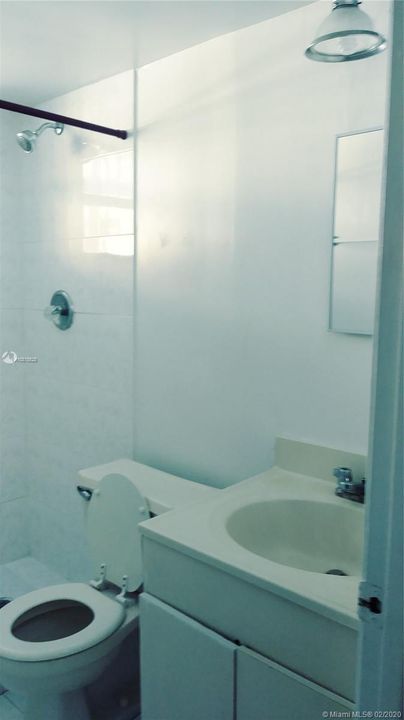 Vendido Recientemente: $173,900 (2 camas, 2 baños, 824 Pies cuadrados)