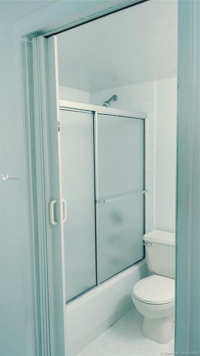 Vendido Recientemente: $173,900 (2 camas, 2 baños, 824 Pies cuadrados)