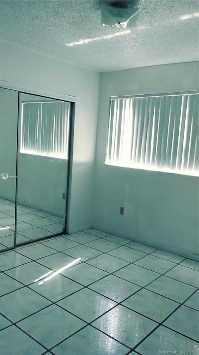 Vendido Recientemente: $173,900 (2 camas, 2 baños, 824 Pies cuadrados)