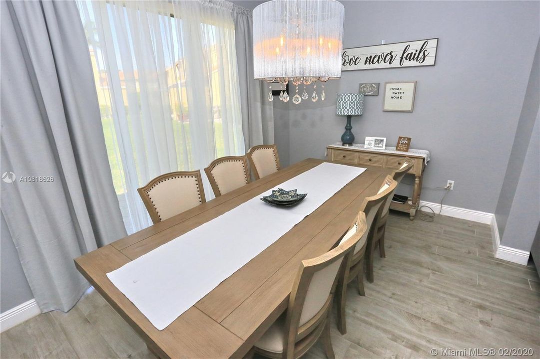 Недавно продано: $325,000 (3 спален, 2 ванн, 1381 Квадратных фут)