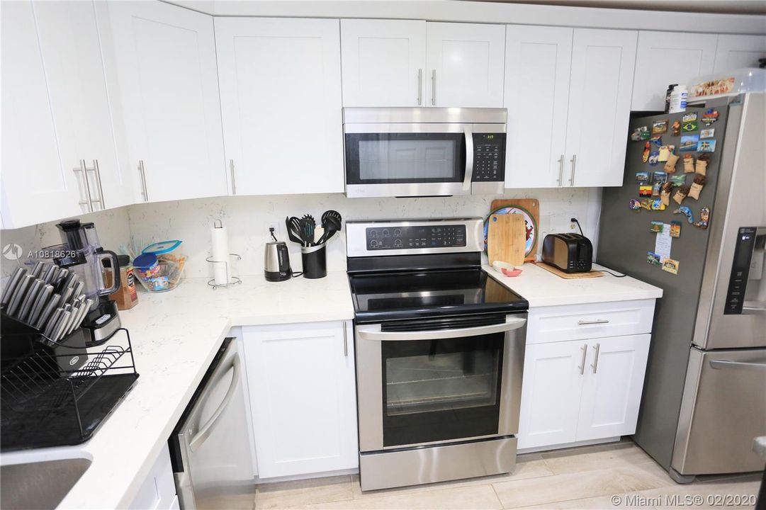 Недавно продано: $325,000 (3 спален, 2 ванн, 1381 Квадратных фут)