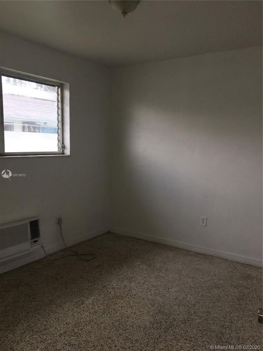 Recently Rented: $900 (1 beds, 1 baths, 2084 Square Feet)