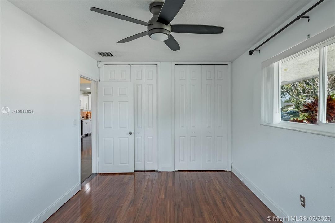 Vendido Recientemente: $289,990 (2 camas, 1 baños, 1137 Pies cuadrados)
