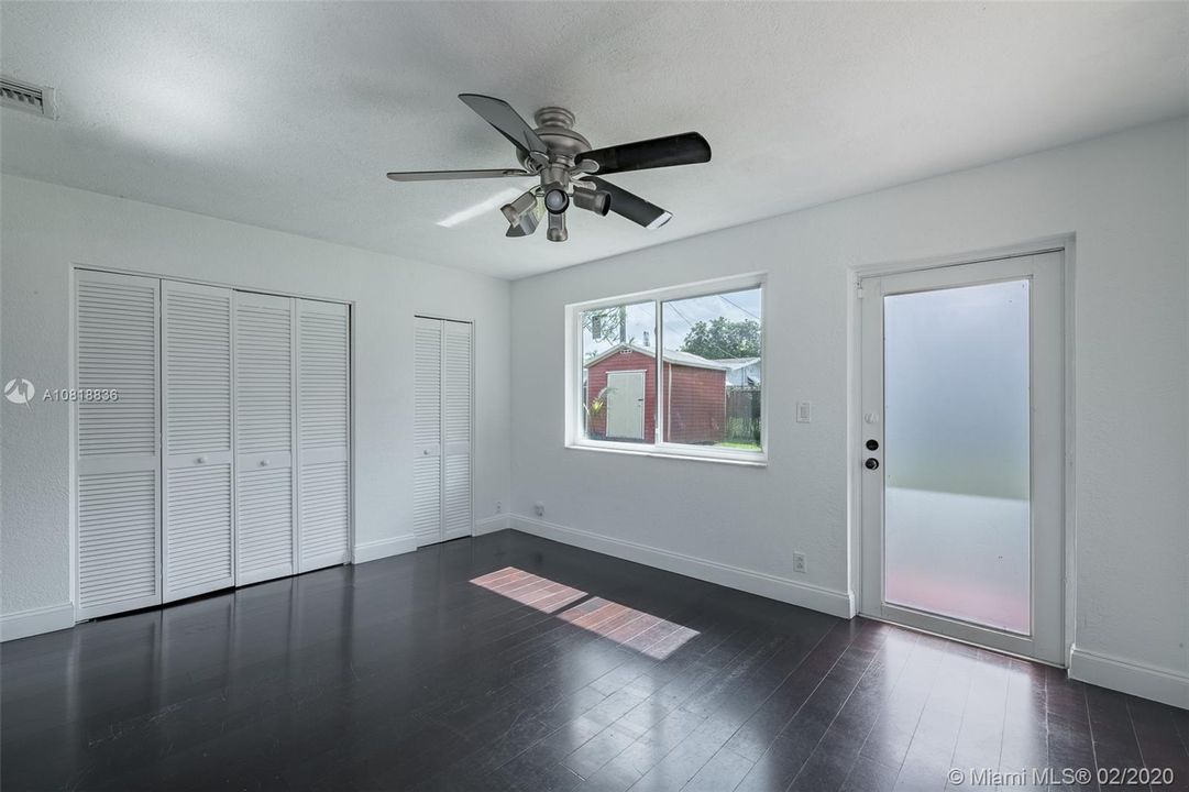 Vendido Recientemente: $289,990 (2 camas, 1 baños, 1137 Pies cuadrados)