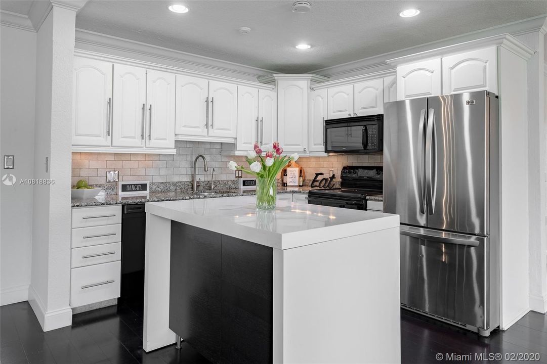 Vendido Recientemente: $289,990 (2 camas, 1 baños, 1137 Pies cuadrados)