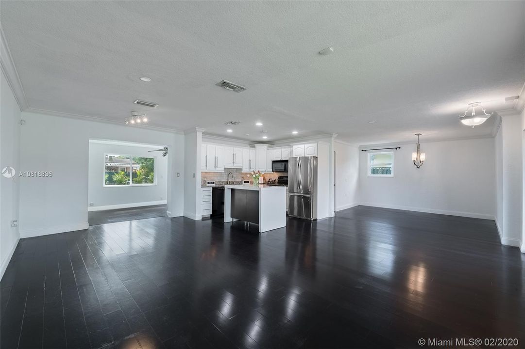 Vendido Recientemente: $289,990 (2 camas, 1 baños, 1137 Pies cuadrados)