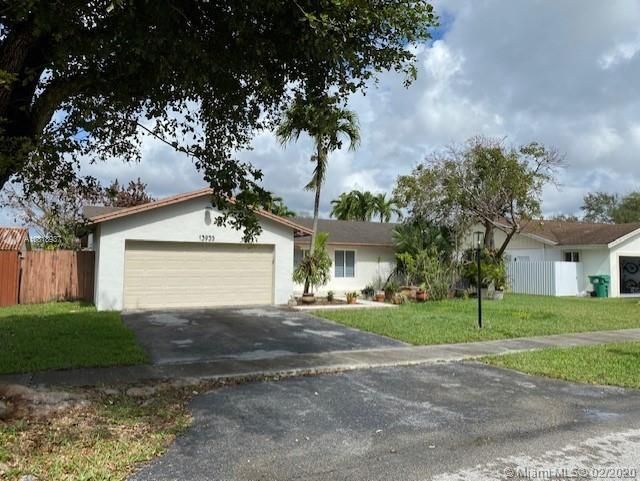 Recently Rented: $2,600 (3 beds, 2 baths, 1620 Square Feet)