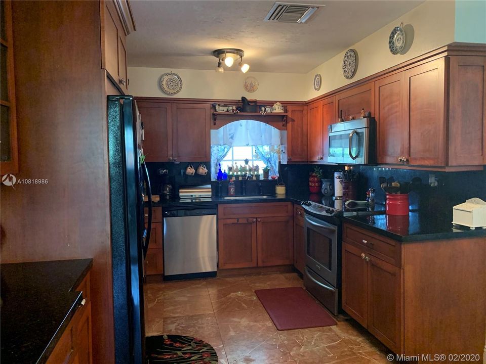 Recently Sold: $548,000 (3 beds, 2 baths, 1331 Square Feet)