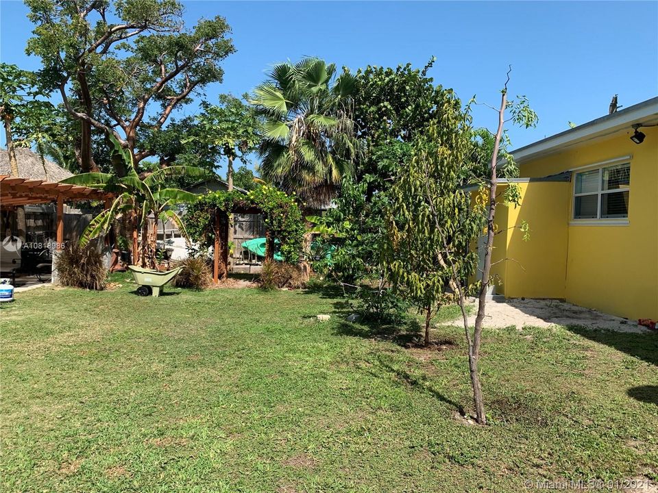 Recently Sold: $548,000 (3 beds, 2 baths, 1331 Square Feet)
