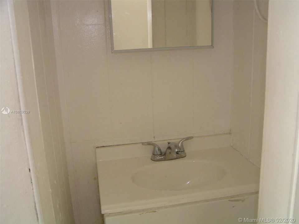 Recently Rented: $725 (1 beds, 1 baths, 624 Square Feet)