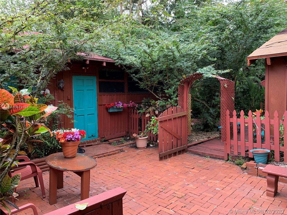 Vendido Recientemente: $799,000 (6 camas, 3 baños, 2560 Pies cuadrados)
