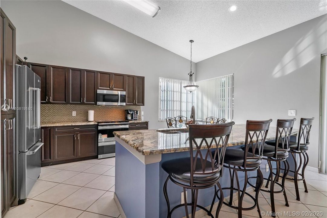 Recently Rented: $2,950 (4 beds, 2 baths, 2132 Square Feet)