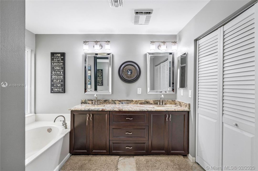 Recently Rented: $2,950 (4 beds, 2 baths, 2132 Square Feet)