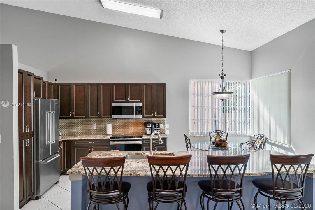 Recently Rented: $2,950 (4 beds, 2 baths, 2132 Square Feet)