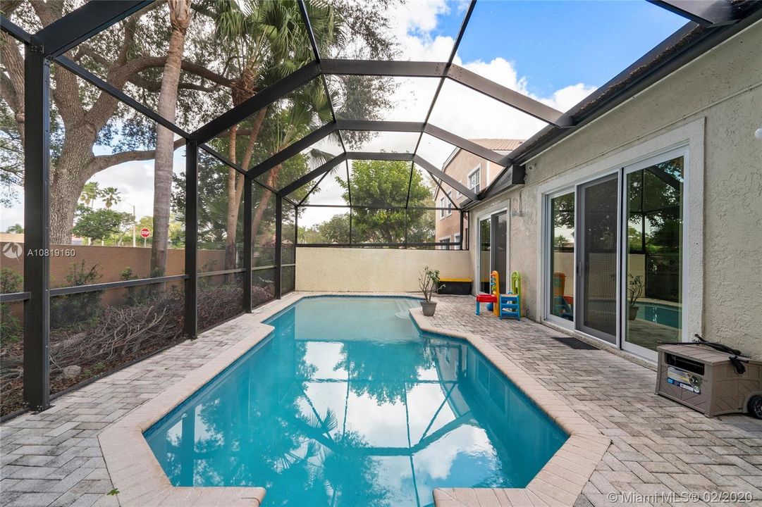 Recently Rented: $2,950 (4 beds, 2 baths, 2132 Square Feet)