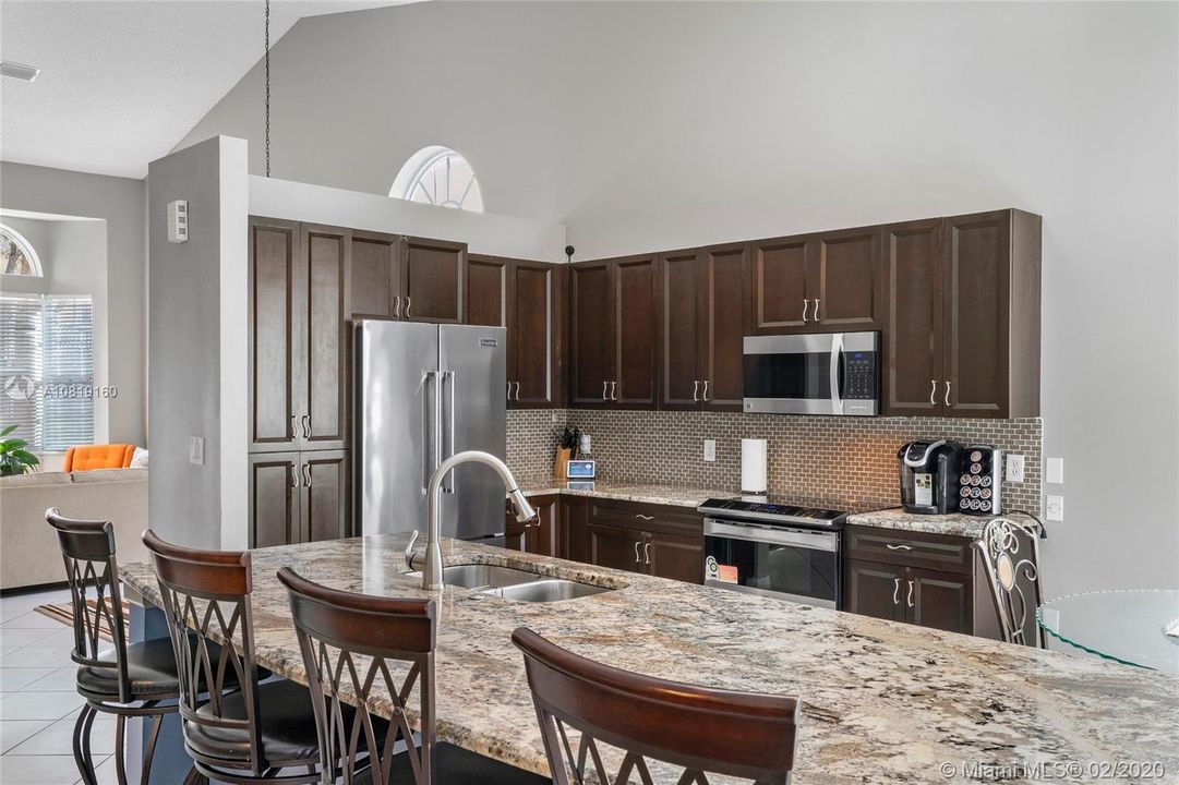 Recently Rented: $2,950 (4 beds, 2 baths, 2132 Square Feet)