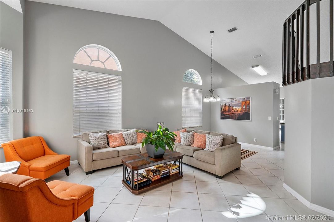 Recently Rented: $2,950 (4 beds, 2 baths, 2132 Square Feet)