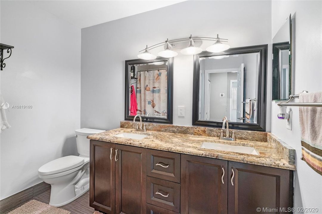 Recently Rented: $2,950 (4 beds, 2 baths, 2132 Square Feet)