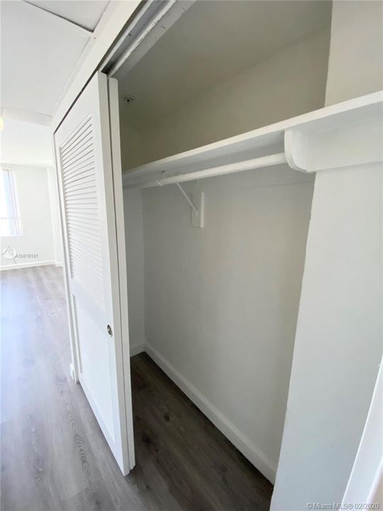 Недавно продано: $375,000 (2 спален, 2 ванн, 1077 Квадратных фут)