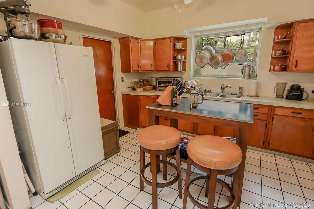 Recently Sold: $644,900 (3 beds, 2 baths, 1440 Square Feet)