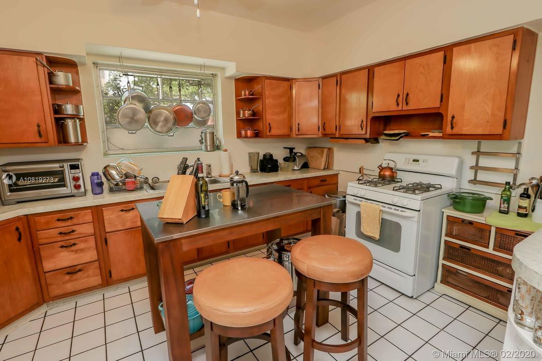 Recently Sold: $644,900 (3 beds, 2 baths, 1440 Square Feet)