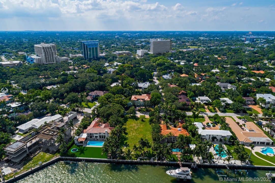 Недавно продано: $4,950,000 (0.50 acres)