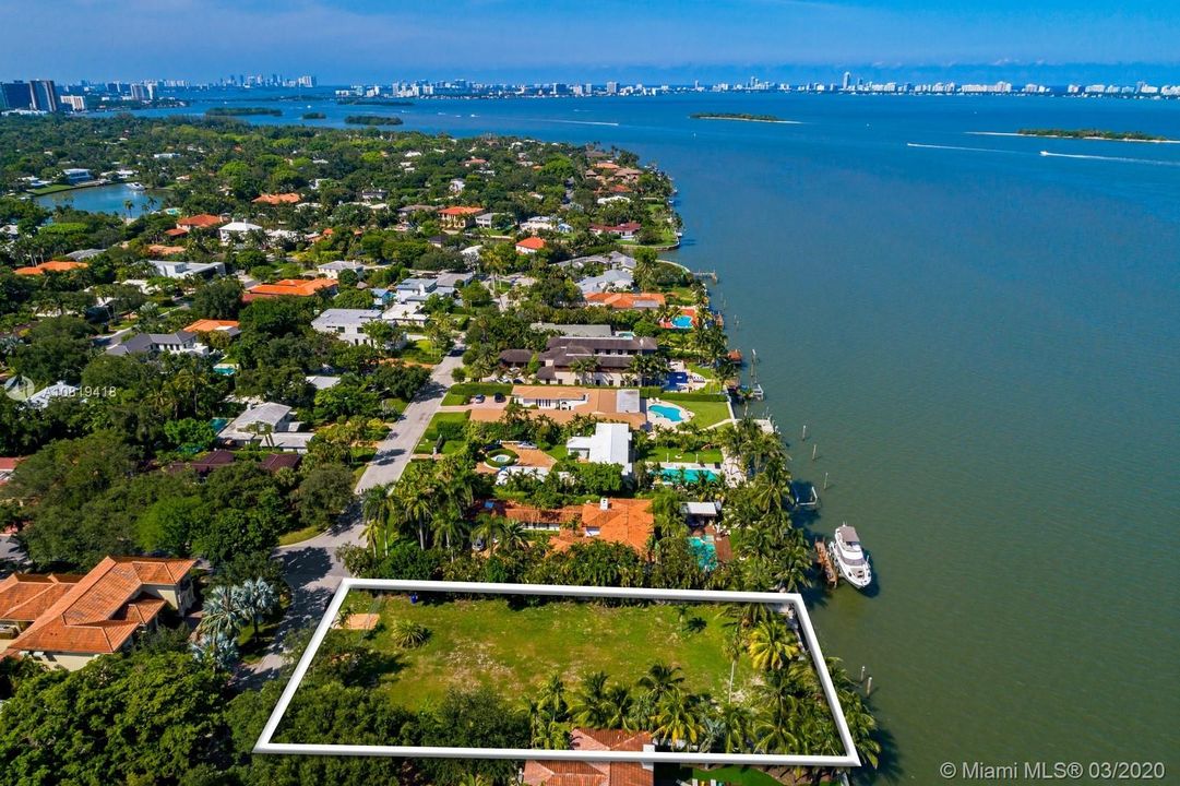 Недавно продано: $4,950,000 (0.50 acres)