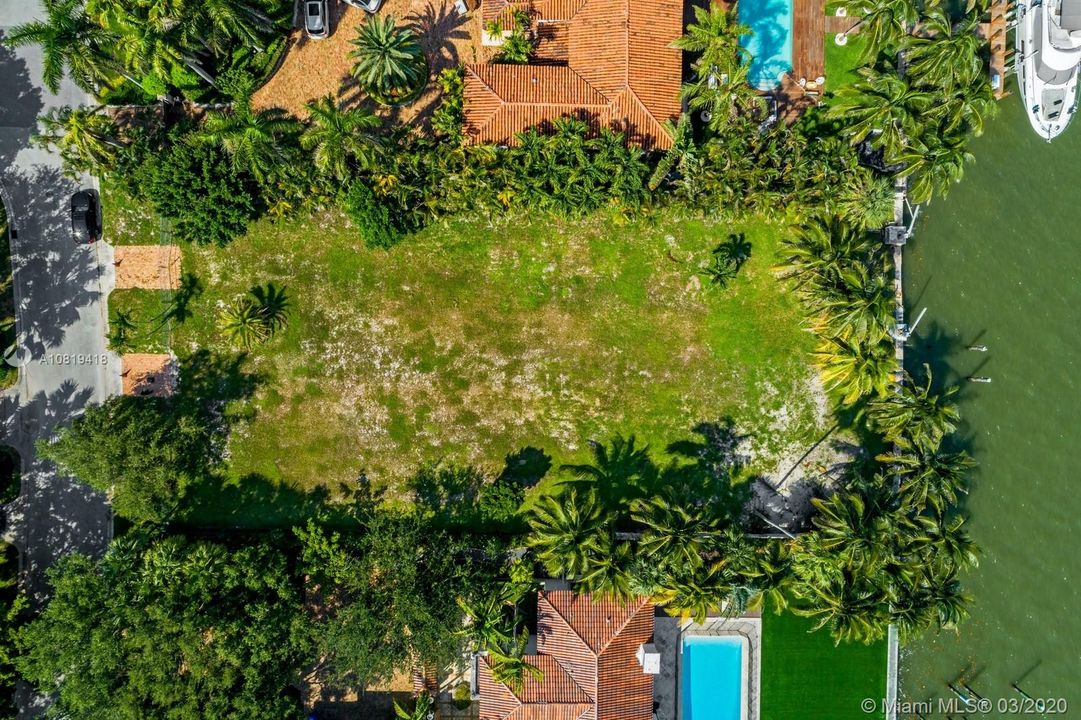 Недавно продано: $4,950,000 (0.50 acres)