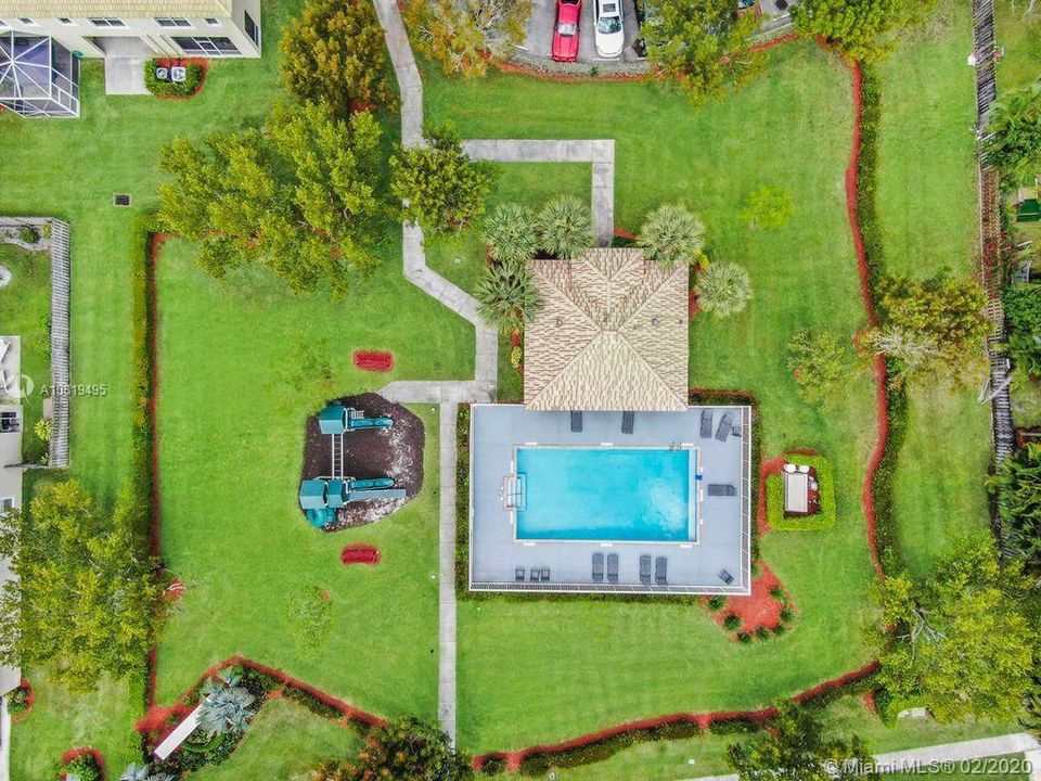 Недавно продано: $267,900 (3 спален, 2 ванн, 1570 Квадратных фут)