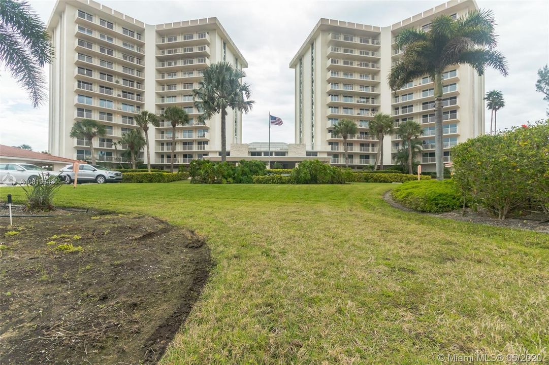 Recently Sold: $431,900 (2 beds, 2 baths, 1235 Square Feet)