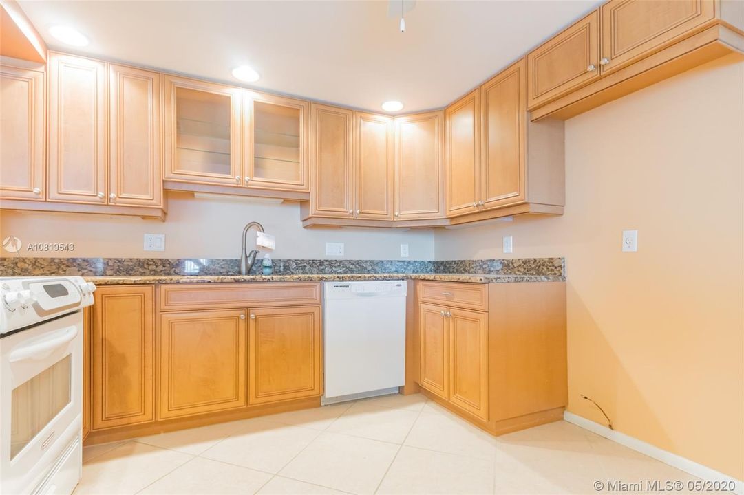 Recently Sold: $431,900 (2 beds, 2 baths, 1235 Square Feet)