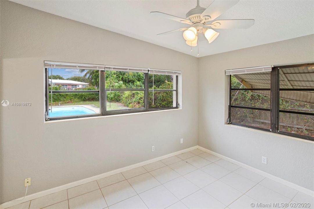 Vendido Recientemente: $264,900 (3 camas, 2 baños, 1410 Pies cuadrados)